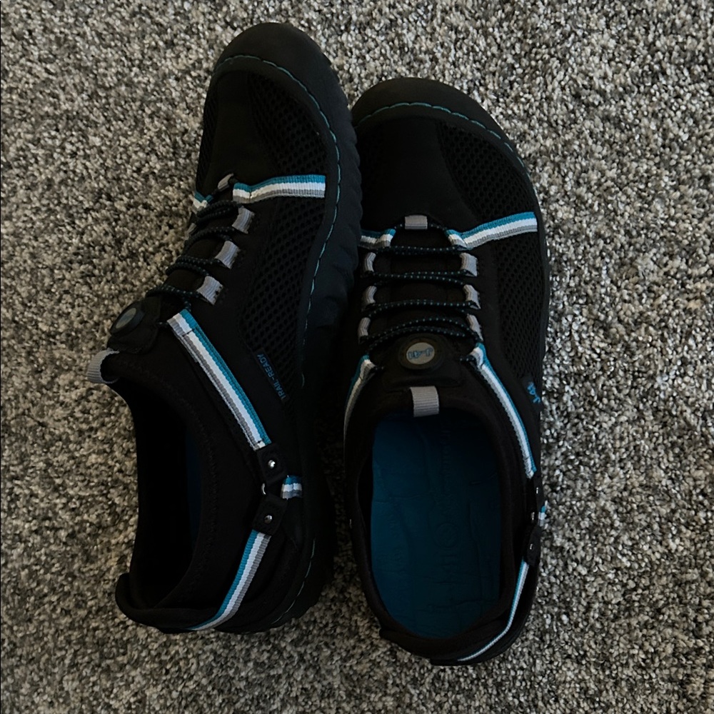 J-41 Black and Blue Women's Flats